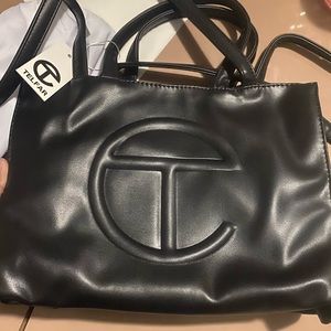 Medium telfar bag